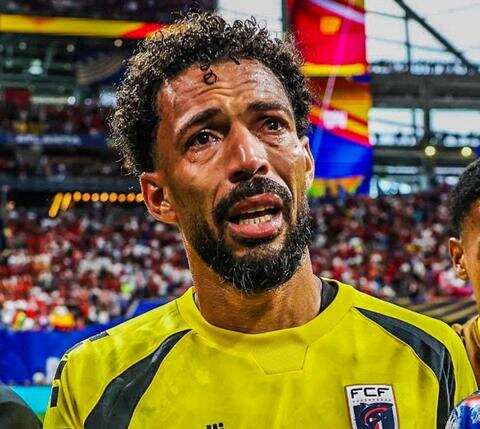 FIFA官方:球迷票选世界杯最佳阵容门将沃齐尼亚