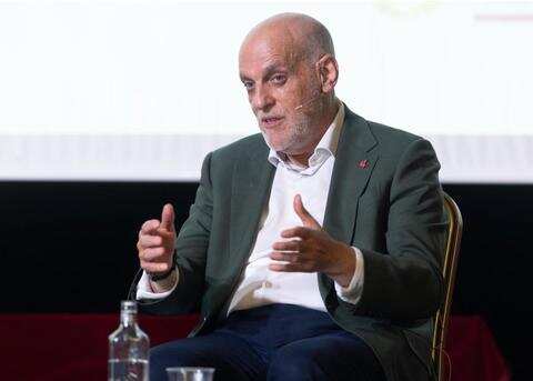 特巴斯怒批 FIFA:因凡蒂诺该下课,补水时间全是私心