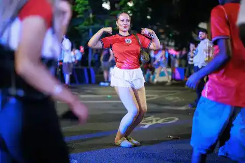 英胜挪威闯世杯半决,伦敦曼彻斯特球迷狂欢