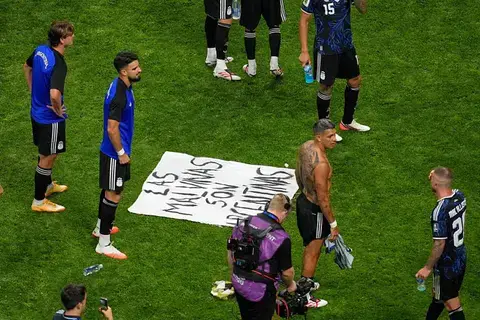 阿根廷赛中展示马岛标语触碰FIFA红线